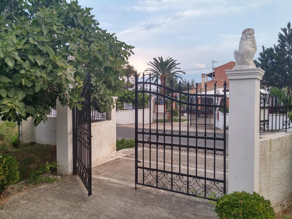 Beautiful Nearby Beach House With Garden, Private Pool And Large Yard Sidari  Ruang foto